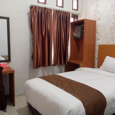 Hotel Belangi Syariah Taakengon Mitra Reddoorz Takengon エクステリア 写真