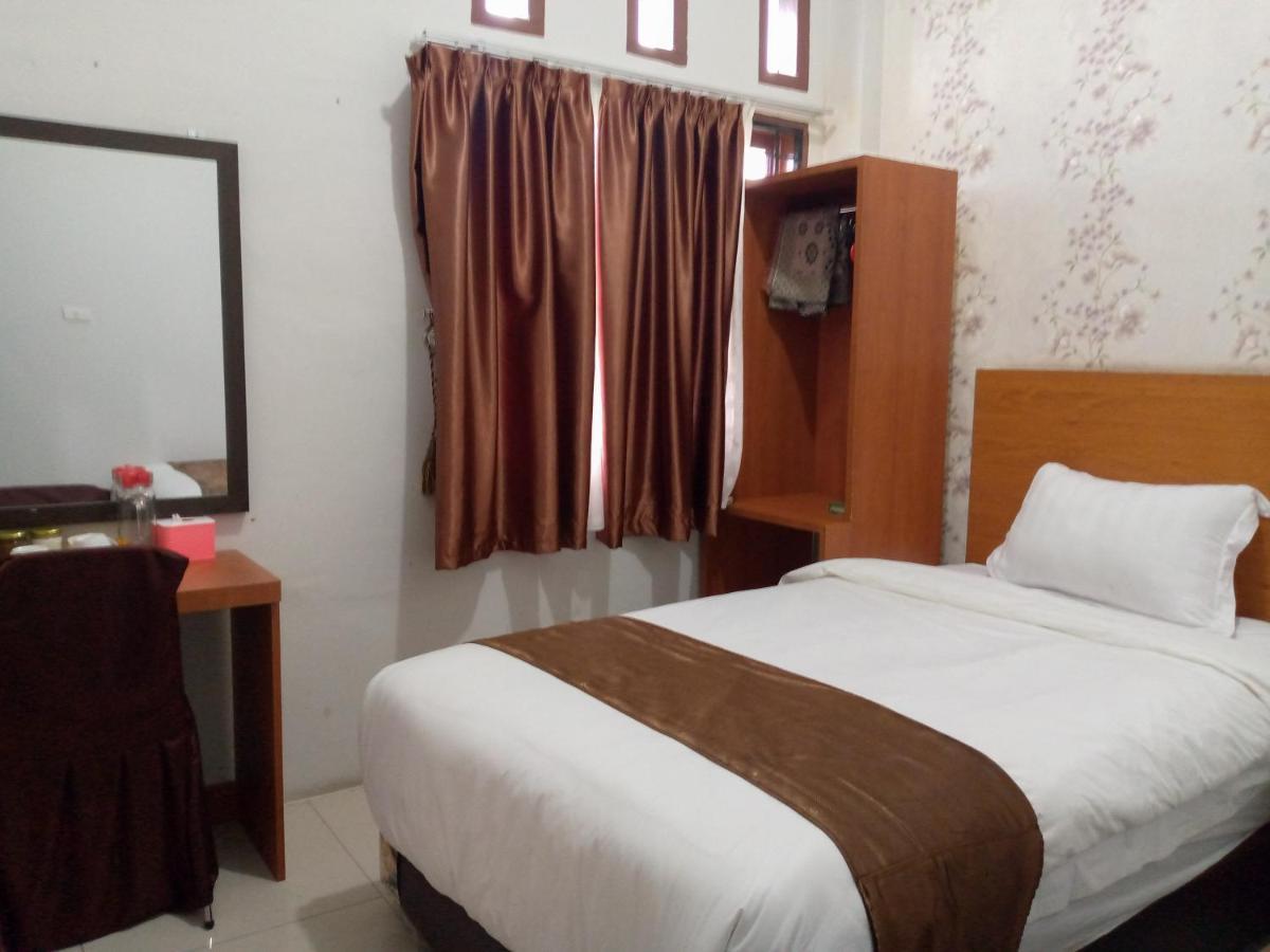 Hotel Belangi Syariah Taakengon Mitra Reddoorz Takengon エクステリア 写真